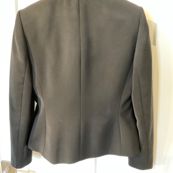 Black rounded collar suit jacket with jet buttons and knee length skirt - Picture 5 of 5